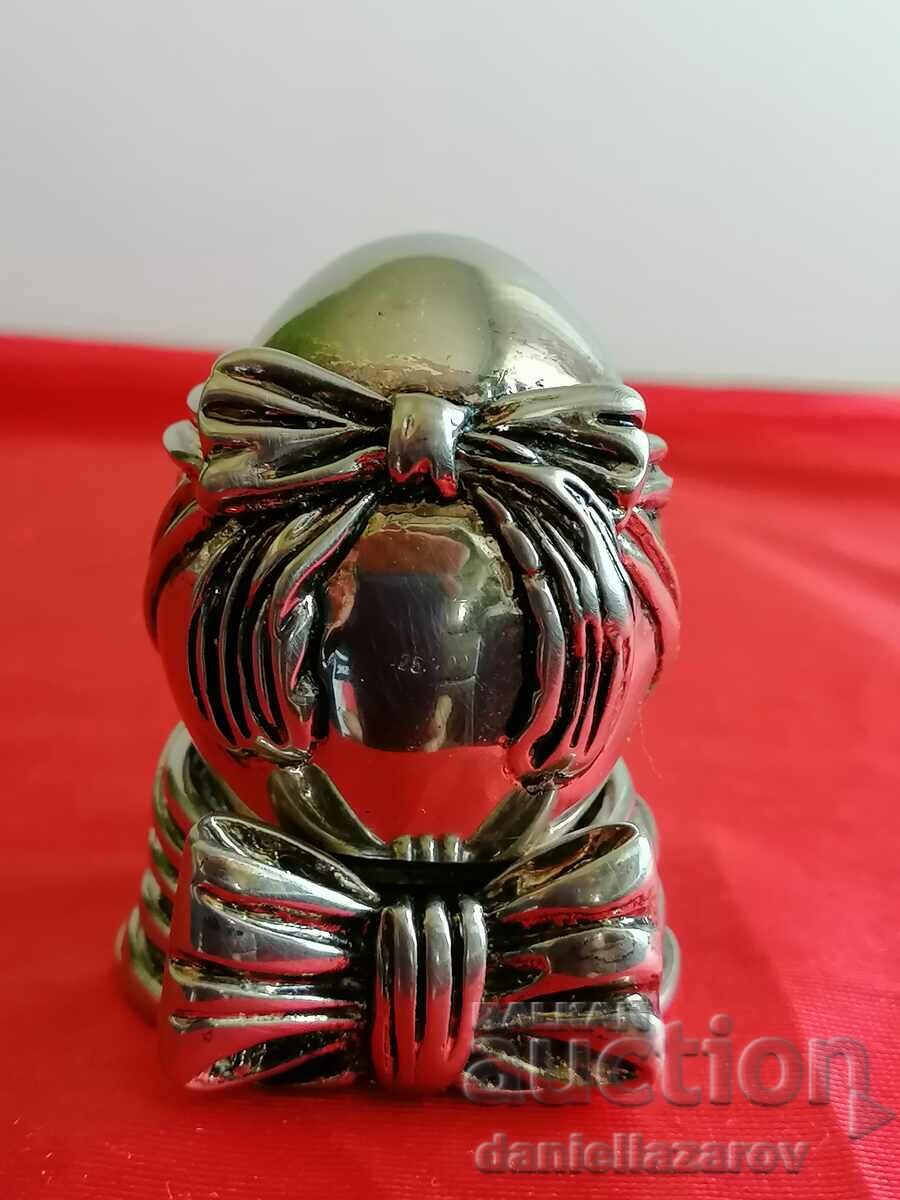 Licitație Ou cu suport SILVER, Argint 925, 129g. Licitație Ou cu suport SILVER, Argint 925, 129g.