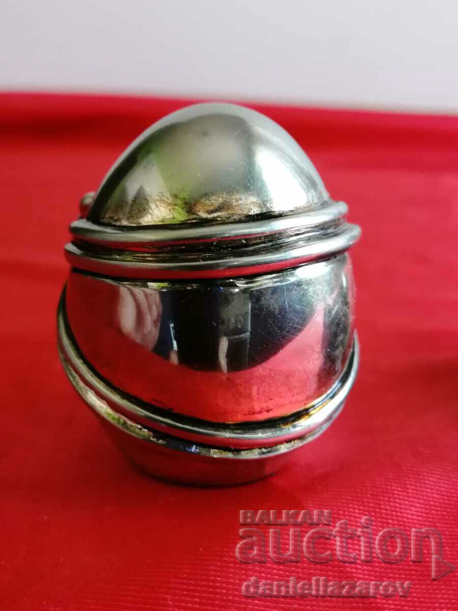 Livrarea Ou cu suport SILVER, Argint 925, 129g. Livrarea Ou cu suport SILVER, Argint 925, 129g.