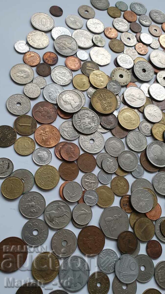 Lot of foreign coins - 239 pieces - 6