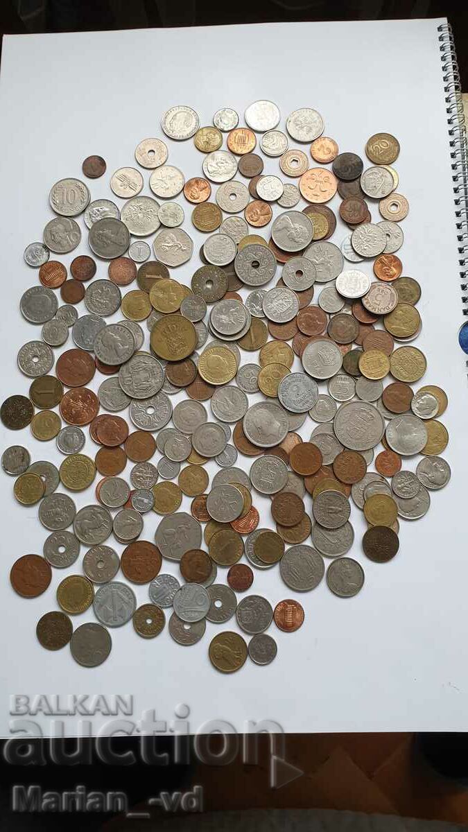Lot of foreign coins - 239 pieces