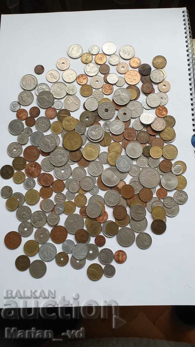Lot of foreign coins - 239 pieces