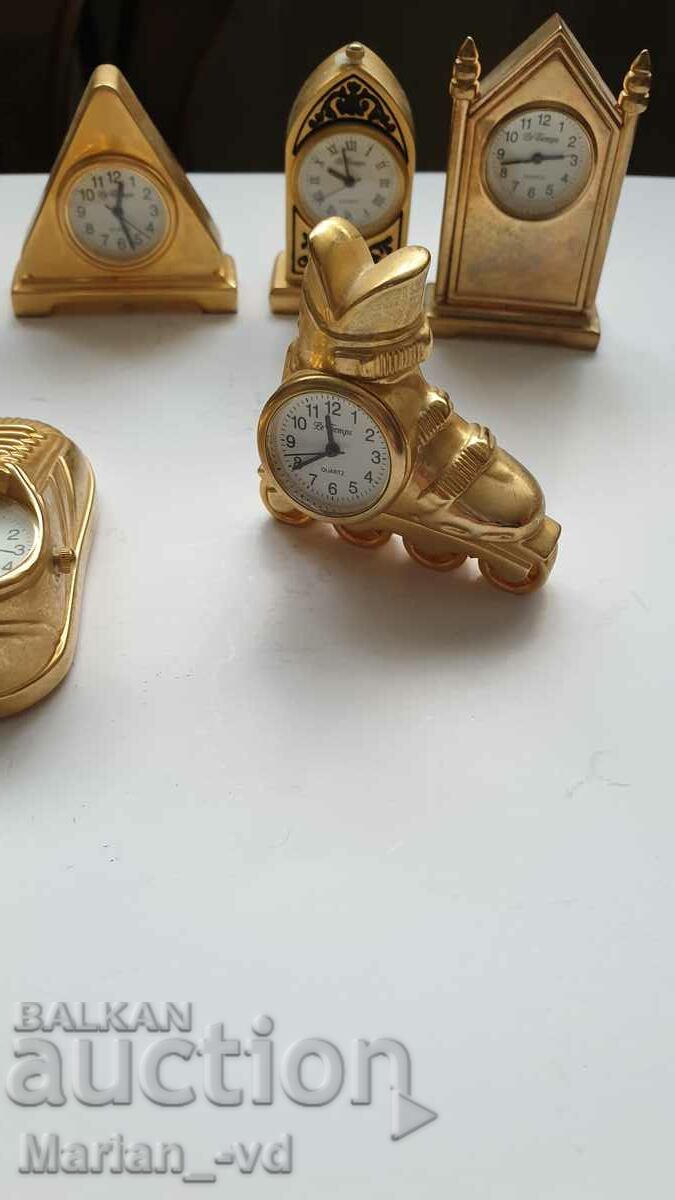 Delivery of Collection of mini quartz watches - 10 pieces