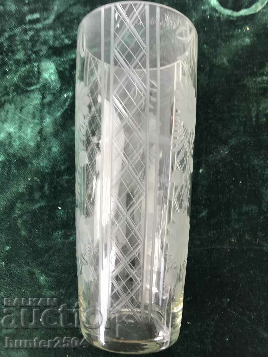 Auction Vase-27.5 cm, engraved Auction Vase-27.5 cm, engraved