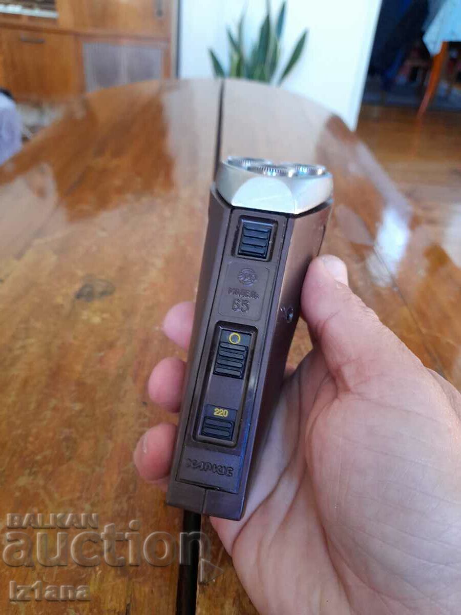 Old electric shaver Echo with price 15.00 BGN | € 7.67 Old electric shaver Echo with price 15.00 BGN | € 7.67