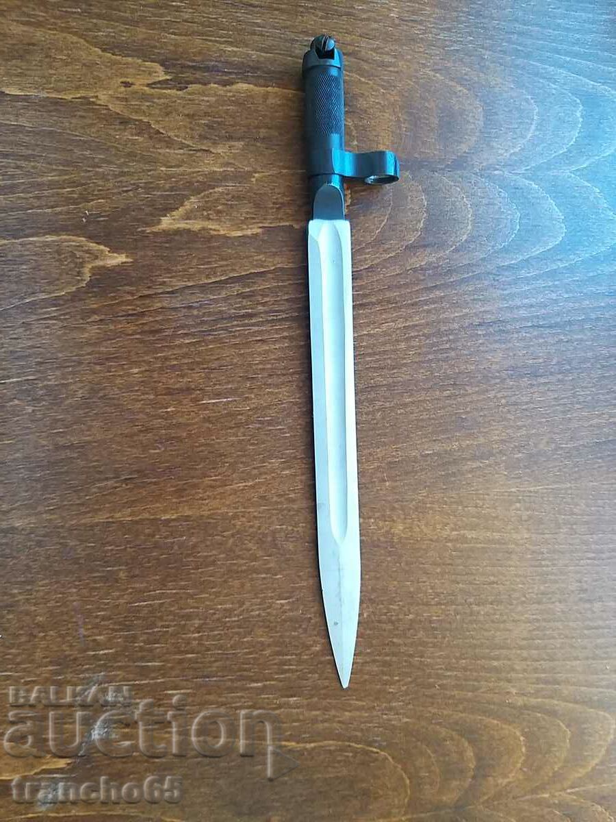 Πτυσσόμενη ξιφολόγχη σε σχήμα μαχαιριού για καραμπίνα SKS-45.