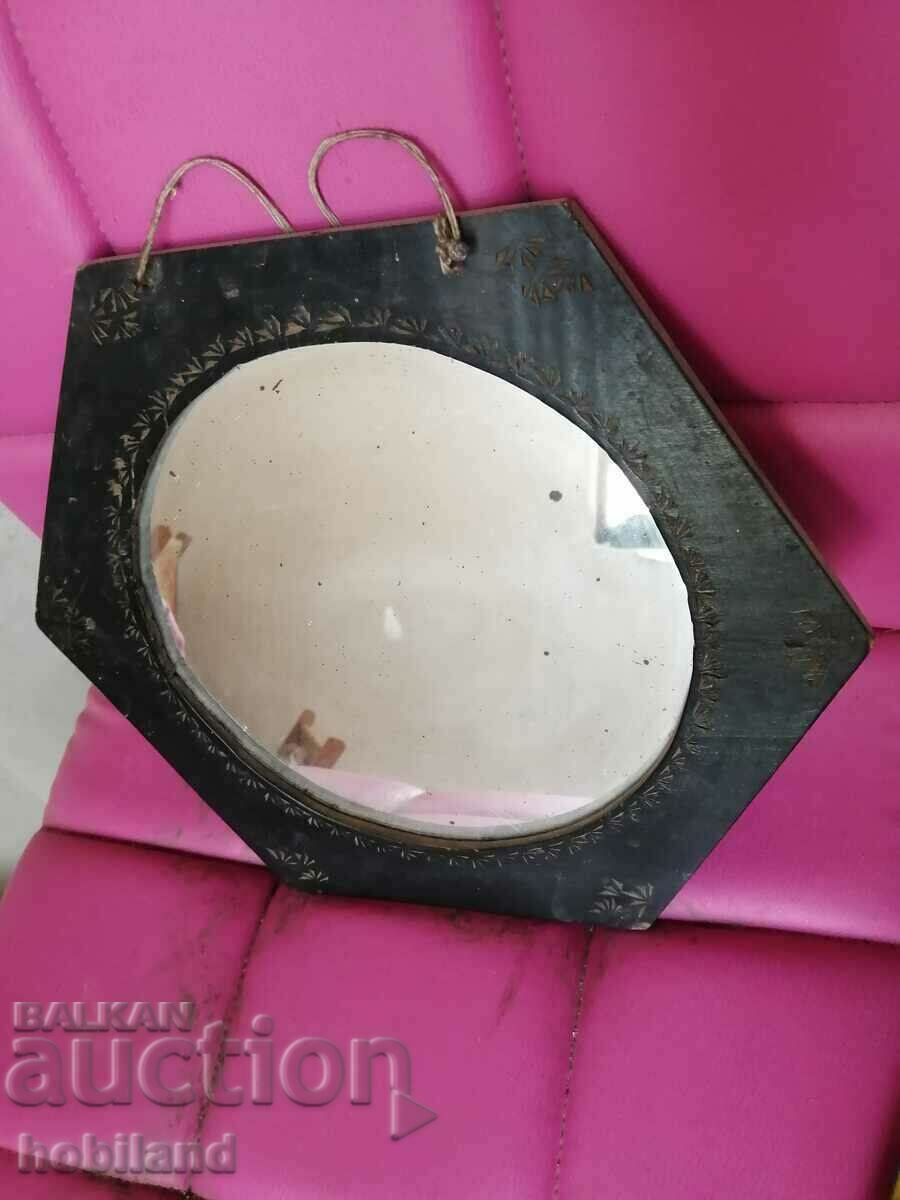 Auction Antique mirror Auction Antique mirror