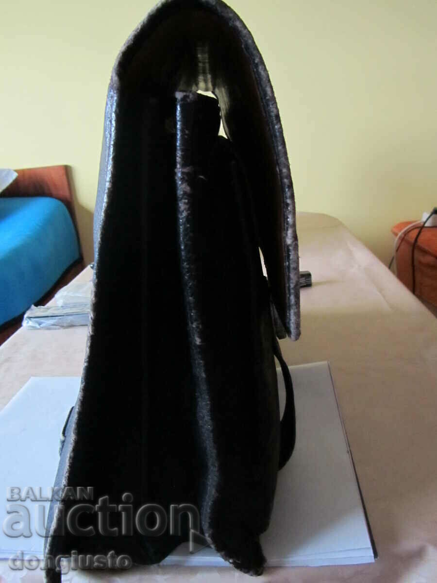 Auction  Old public purse