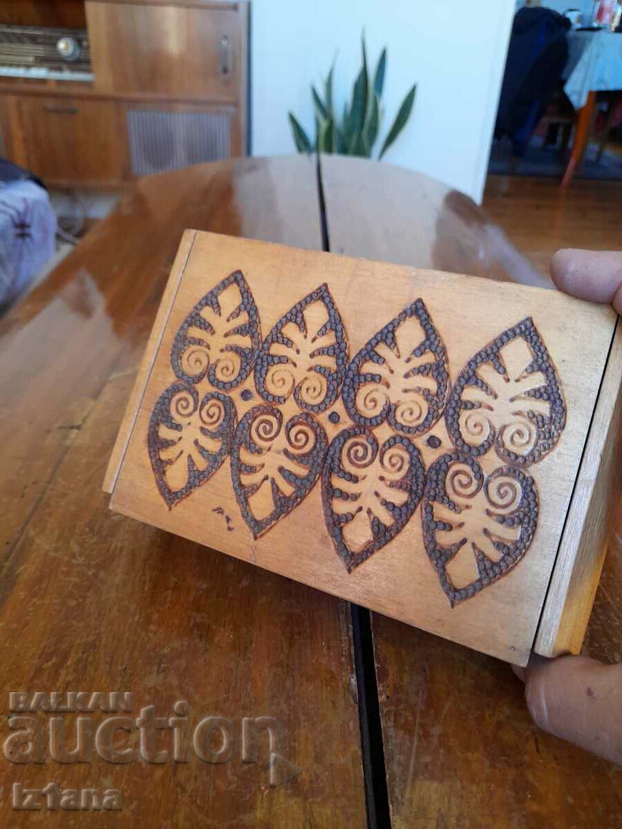 Стара дървена кутия - 5 Стара дървена кутия - 5