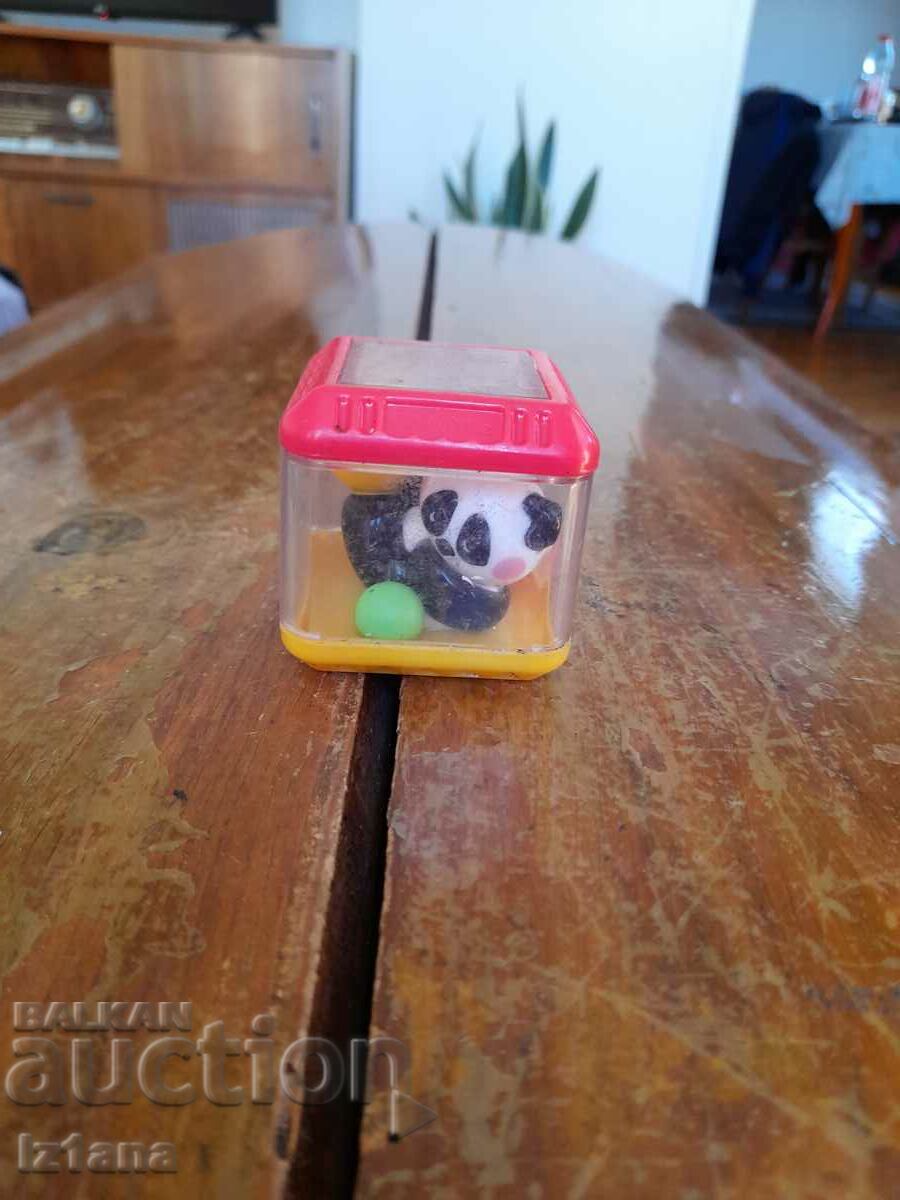 Jucărie veche cu panda