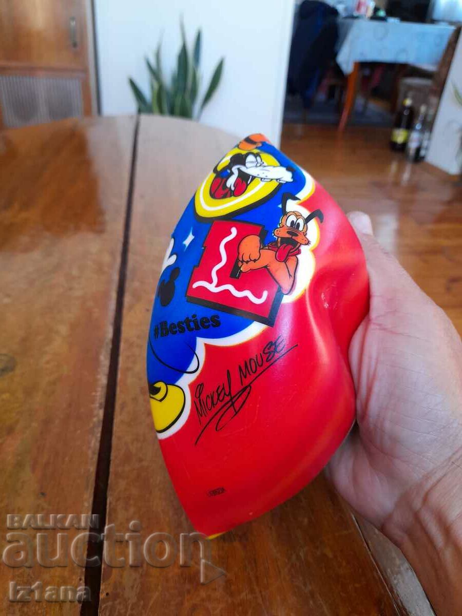 Delivery of An old Mickey Mouse ball Delivery of An old Mickey Mouse ball