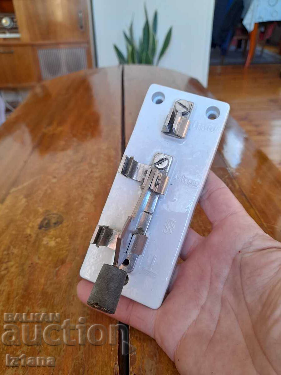 Delivery of Old porcelain antenna switch, switch Delivery of Old porcelain antenna switch, switch