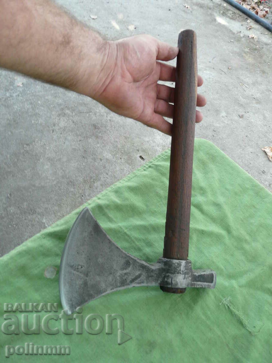 Delivery of Old ax GOLDENBERG - 438 Delivery of Old ax GOLDENBERG - 438