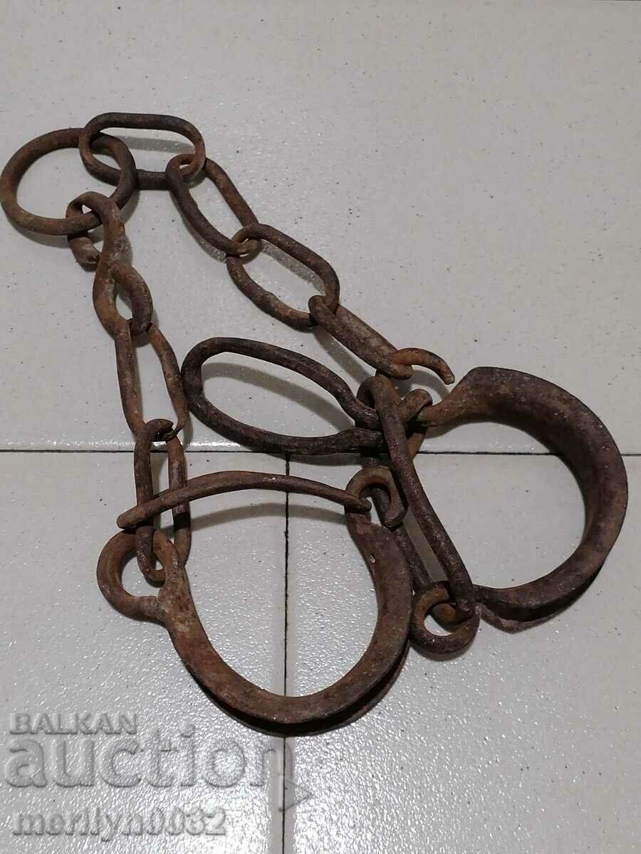 Old hand-forged buckles, chains, shackles, shackles - 5 Old hand-forged buckles, chains, shackles, shackles - 5