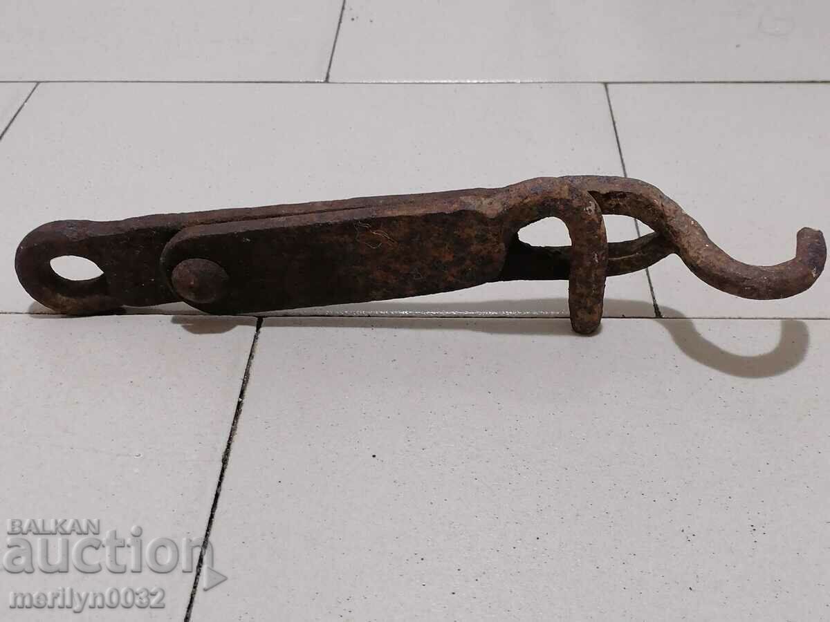 Auction Old carved wrought iron padlock primitive chain Auction Old carved wrought iron padlock primitive chain
