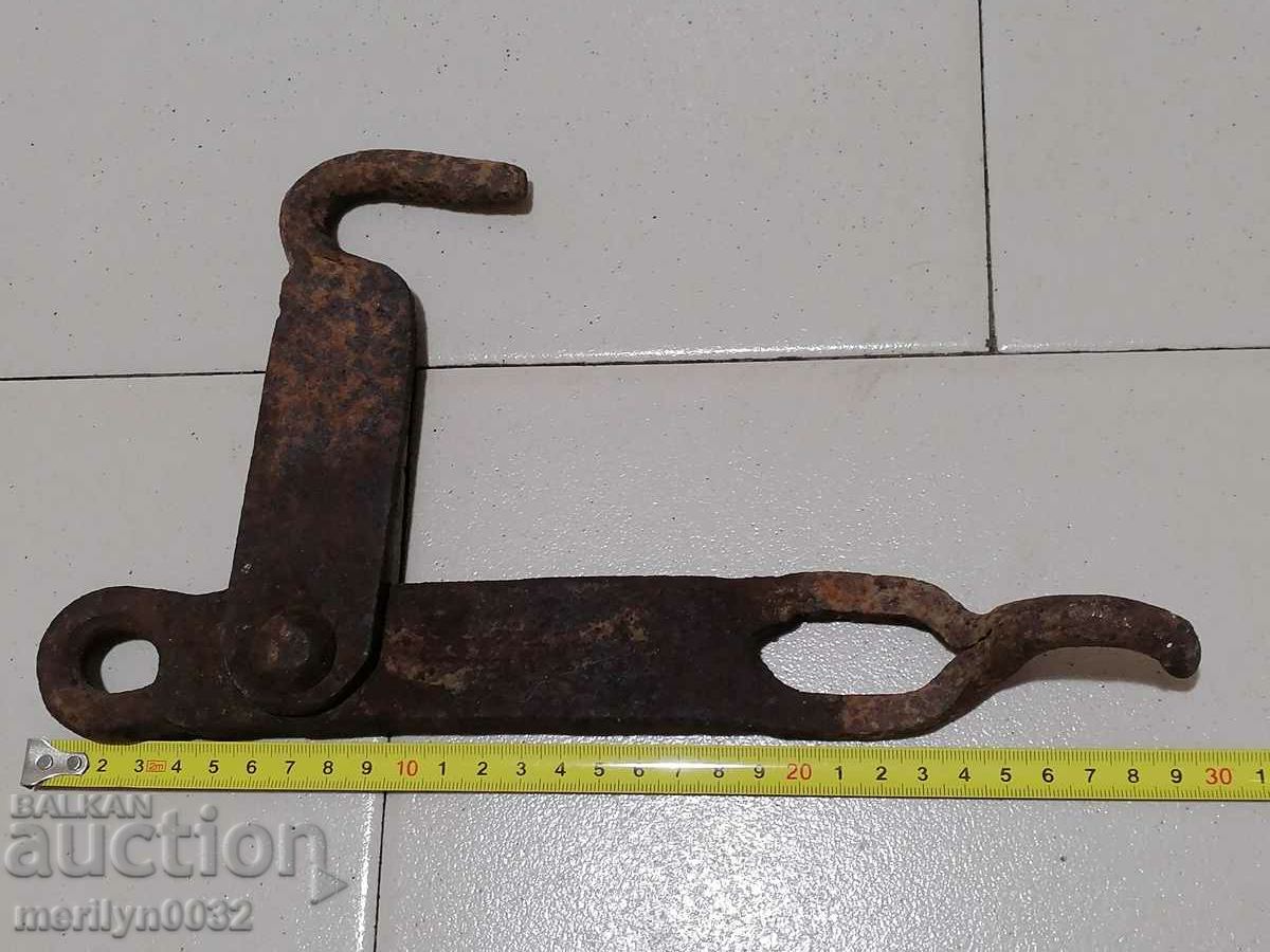Old carved wrought iron padlock primitive chain - 5 Old carved wrought iron padlock primitive chain - 5