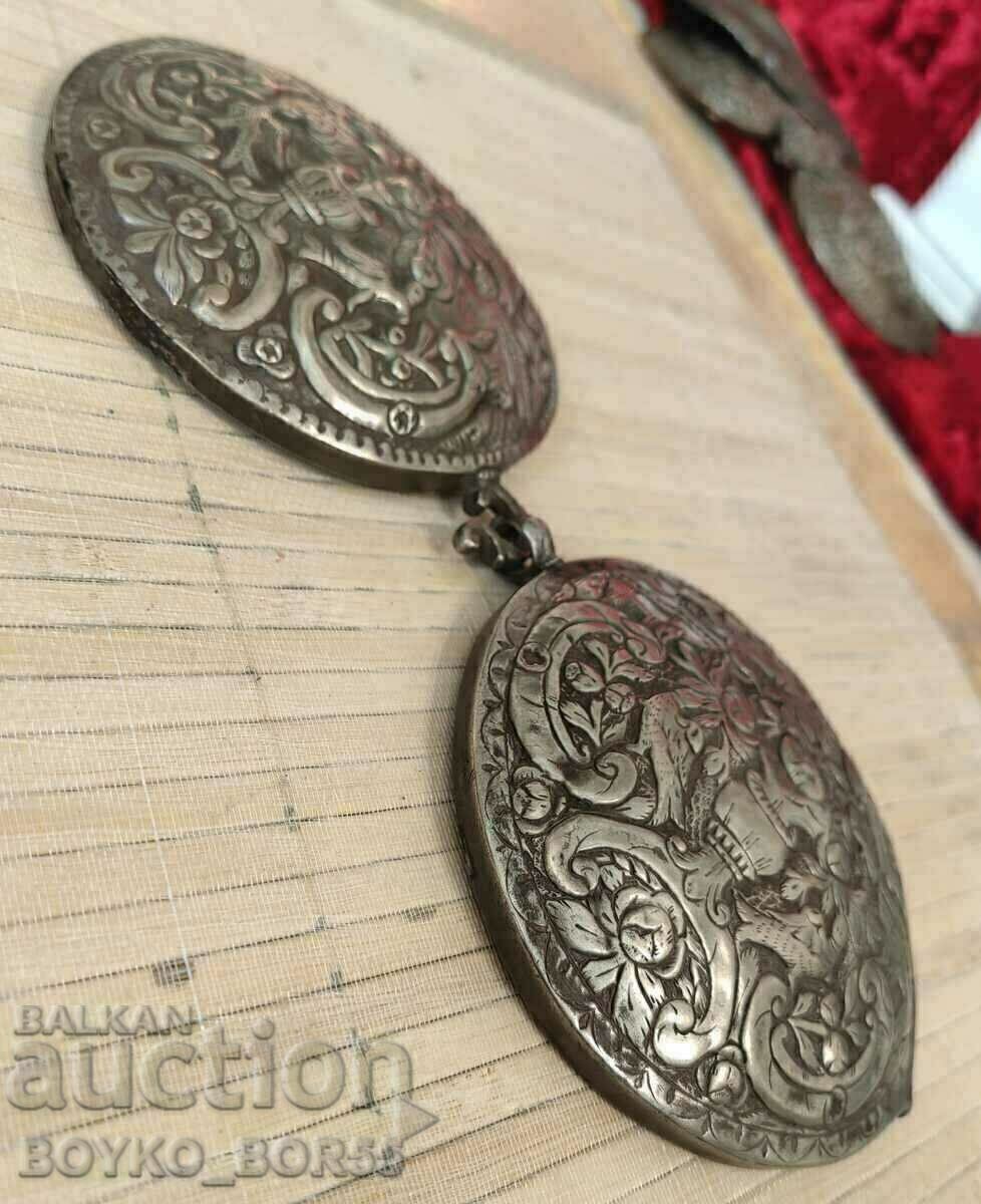Delivery of RENAISSANCE CHRISTMAS HAMMERED SILVER CUT PAFTS