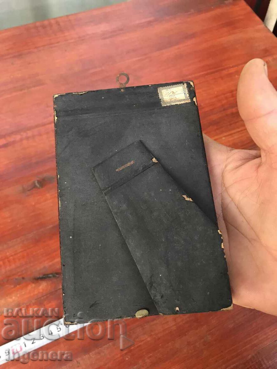 Delivery of WOODEN GLASS FRAME FOR PHOTO OR PICTURE START. IN THE 20TH CENTURY Delivery of WOODEN GLASS FRAME FOR PHOTO OR PICTURE START. IN THE 20TH CENTURY