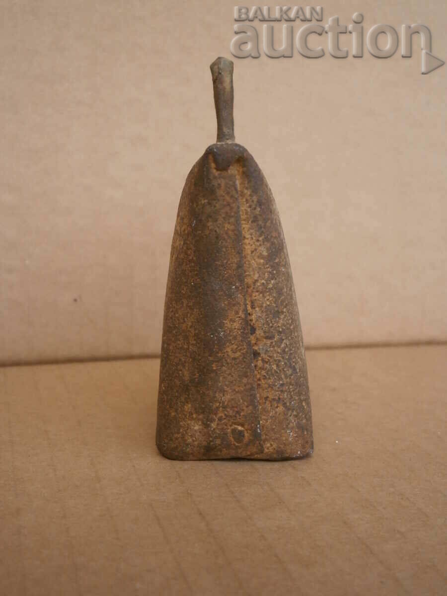 antique small iron bell chan clap with price 31.00 BGN | € 15.85