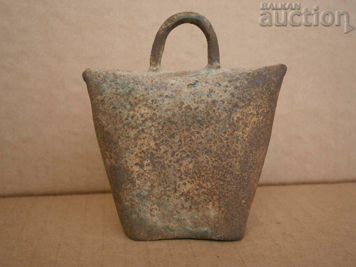 старинна малка желязна камбанка чан  хлопка