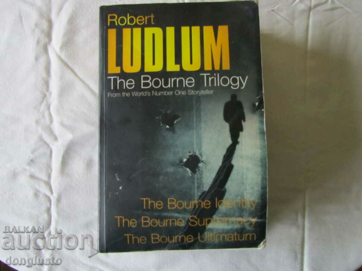 Robert Ludlum  ,,The Bourne trilogy''