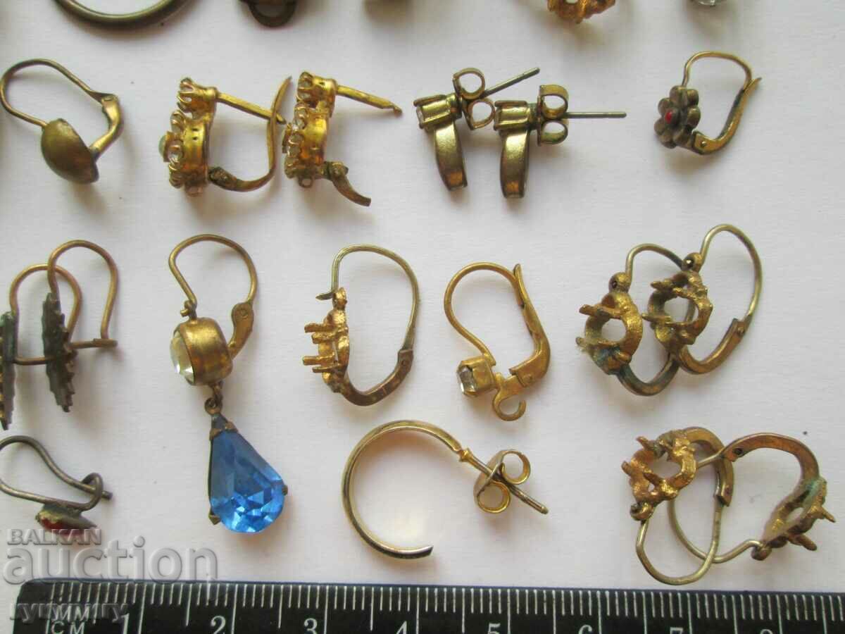 Lot of old vintage ladies earrings with missing parts - 6 Lot of old vintage ladies earrings with missing parts - 6