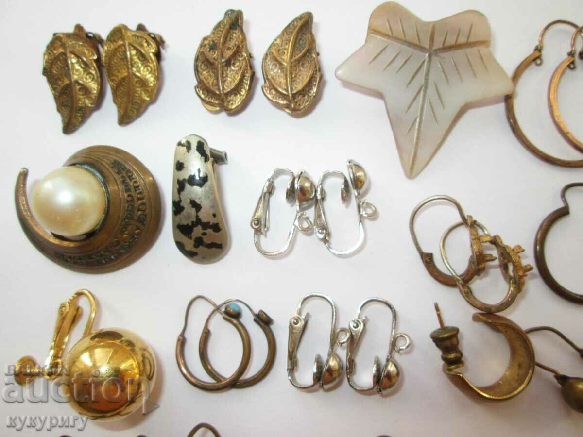 Lot of old vintage ladies earrings with missing parts - 7 Lot of old vintage ladies earrings with missing parts - 7