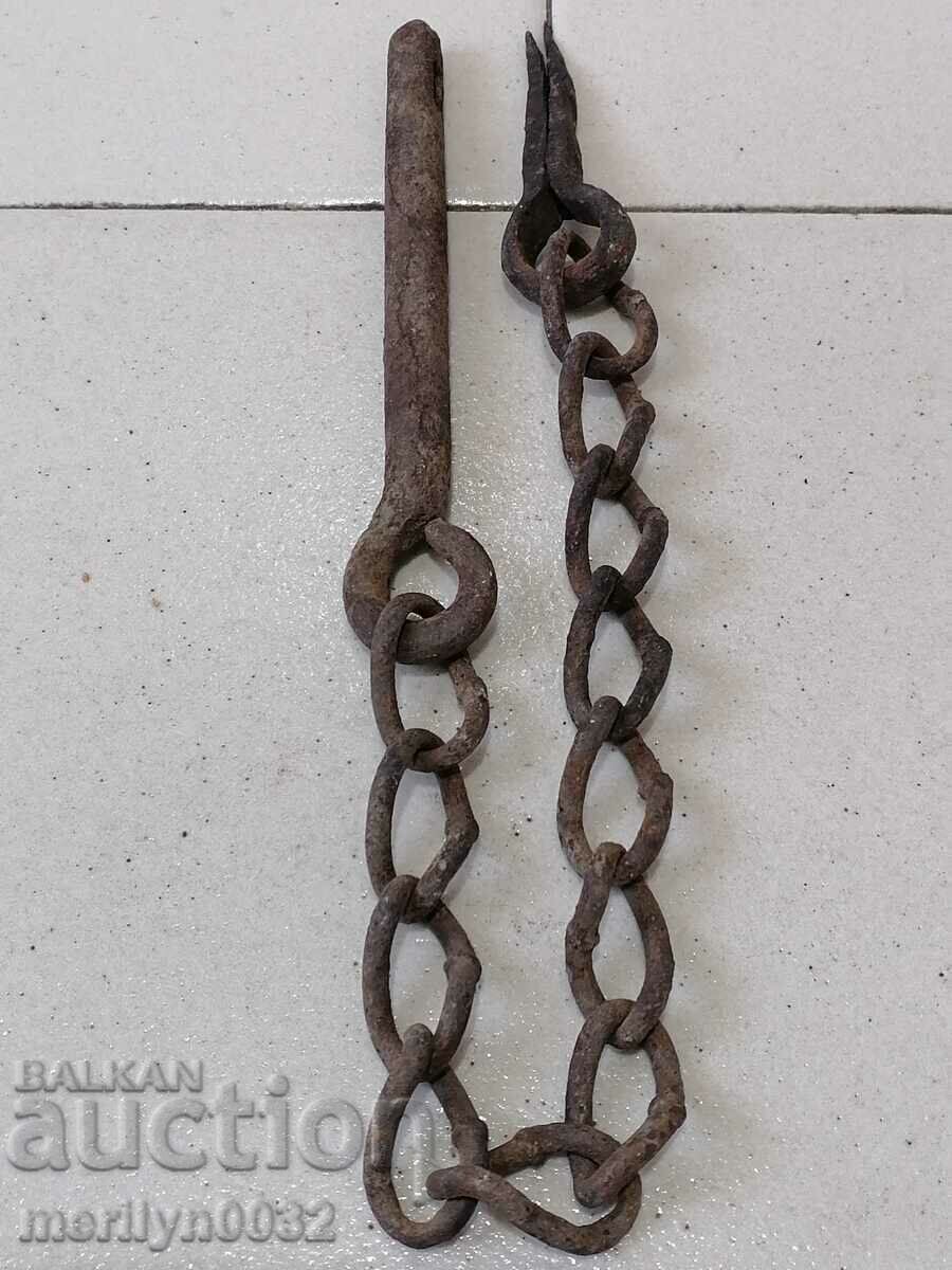 Delivery of Chain with chopped wrought iron clasp primitive chain Delivery of Chain with chopped wrought iron clasp primitive chain