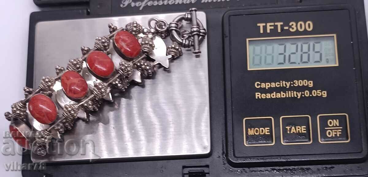 Delivery of silver bracelet