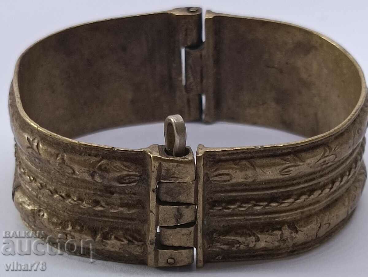 old bracelet with price € 49.99 | 97.77 BGN