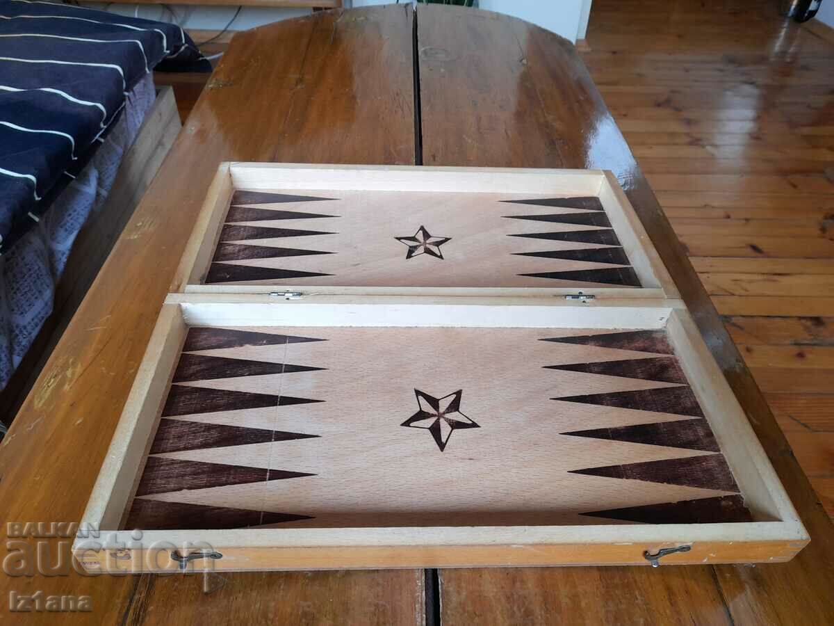 Old chess box with price 20.00 BGN | € 10.23