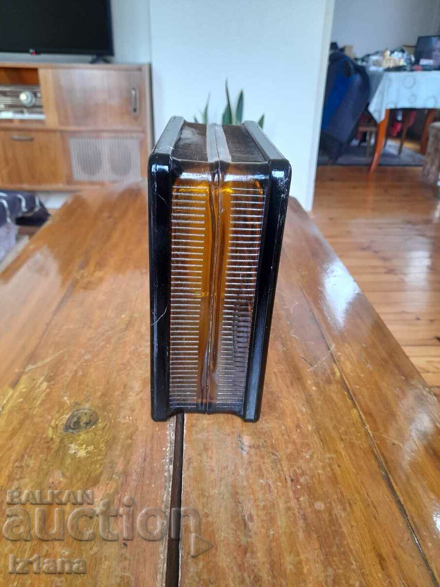 Παλιό γυάλινο τούβλο με τιμή 35.00 BGN | € 17.90