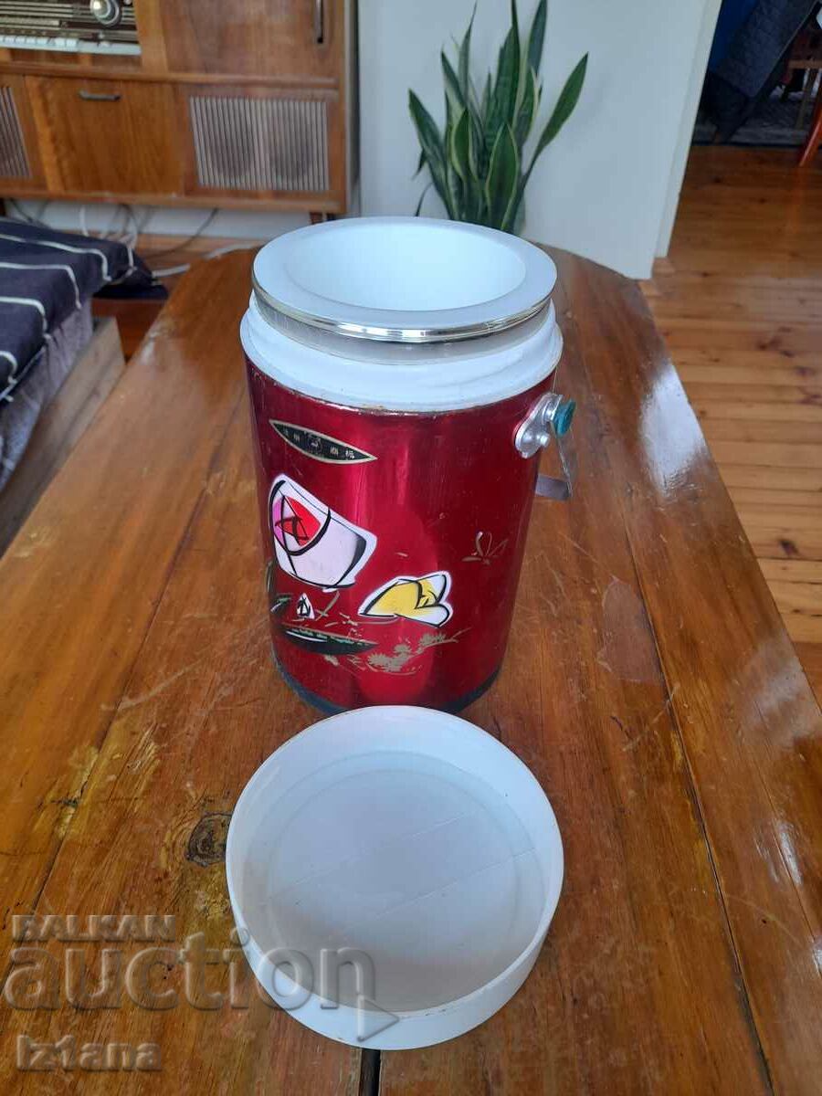 Delivery of Old thermos, thermal box Delivery of Old thermos, thermal box