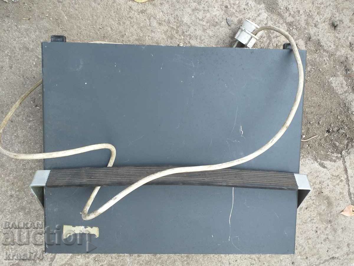 Device with price 100.00 BGN | € 51.13 Device with price 100.00 BGN | € 51.13