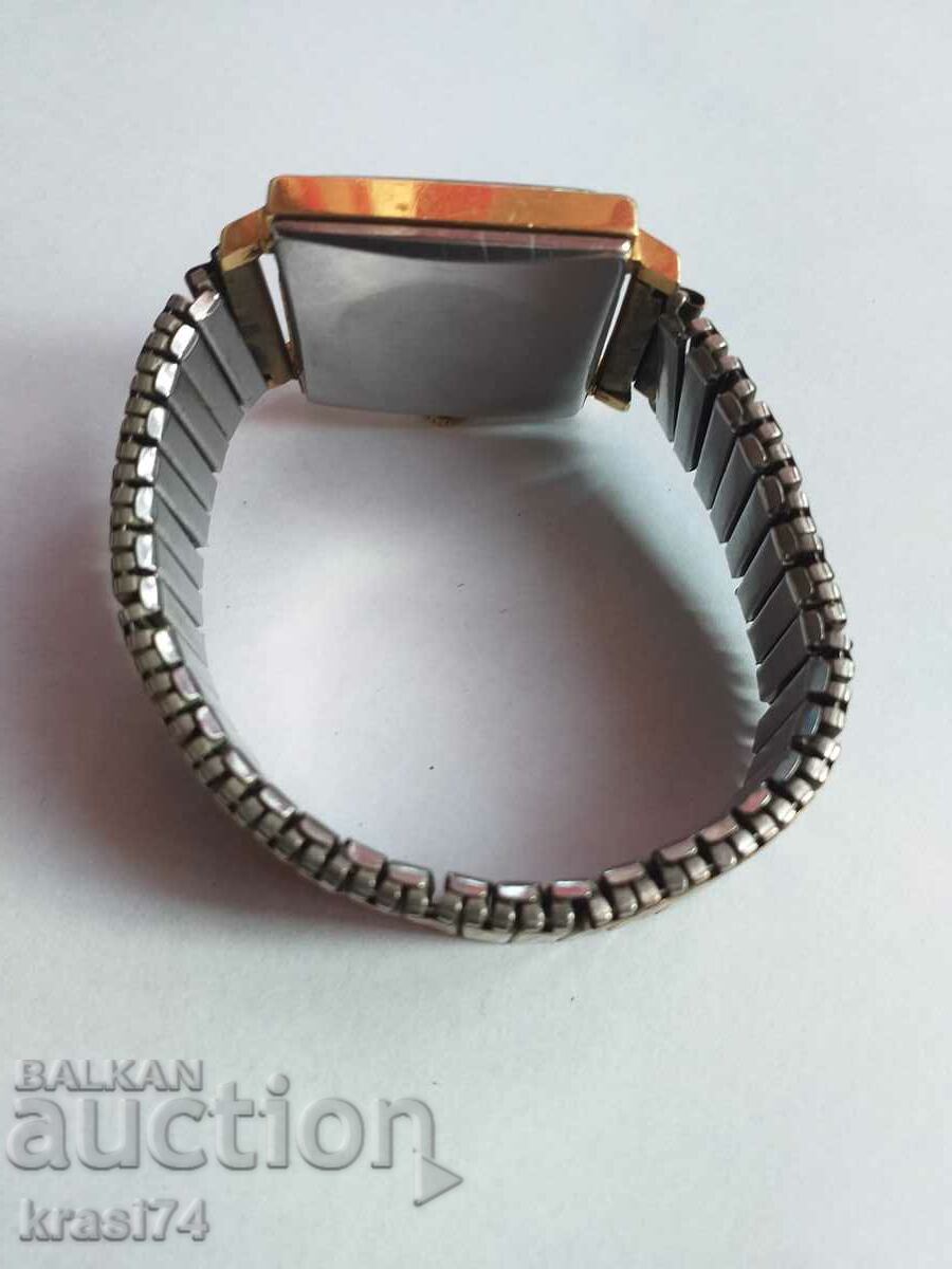 Gold plated watch with price 45.00 BGN | € 23.01 Gold plated watch with price 45.00 BGN | € 23.01