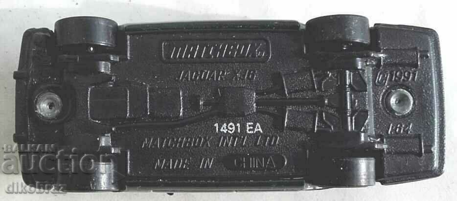 Auction  Jaguar XJ6 / Matchbox China - Collection trolley