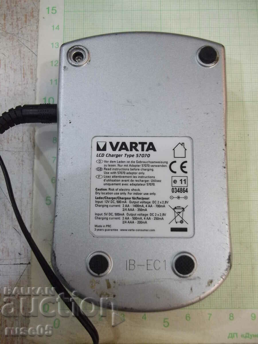 Δημοπρασία Φορτιστής "Varta LCD" για AA και AAA 57070 που λειτουργεί Δημοπρασία Φορτιστής "Varta LCD" για AA και AAA 57070 που λειτουργεί