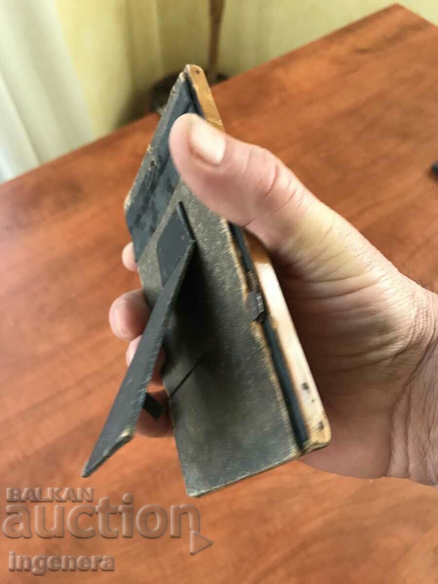 Delivery of WOODEN GLASS FRAME FOR PHOTO OR PICTURE ANTIQUE Delivery of WOODEN GLASS FRAME FOR PHOTO OR PICTURE ANTIQUE