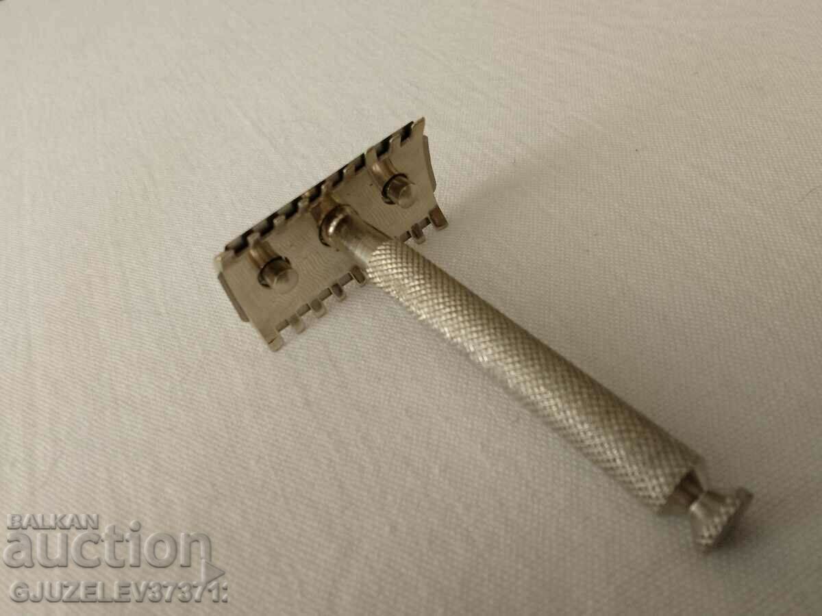 Soc Vintage razor with price 19.00 BGN | € 9.71 Soc Vintage razor with price 19.00 BGN | € 9.71