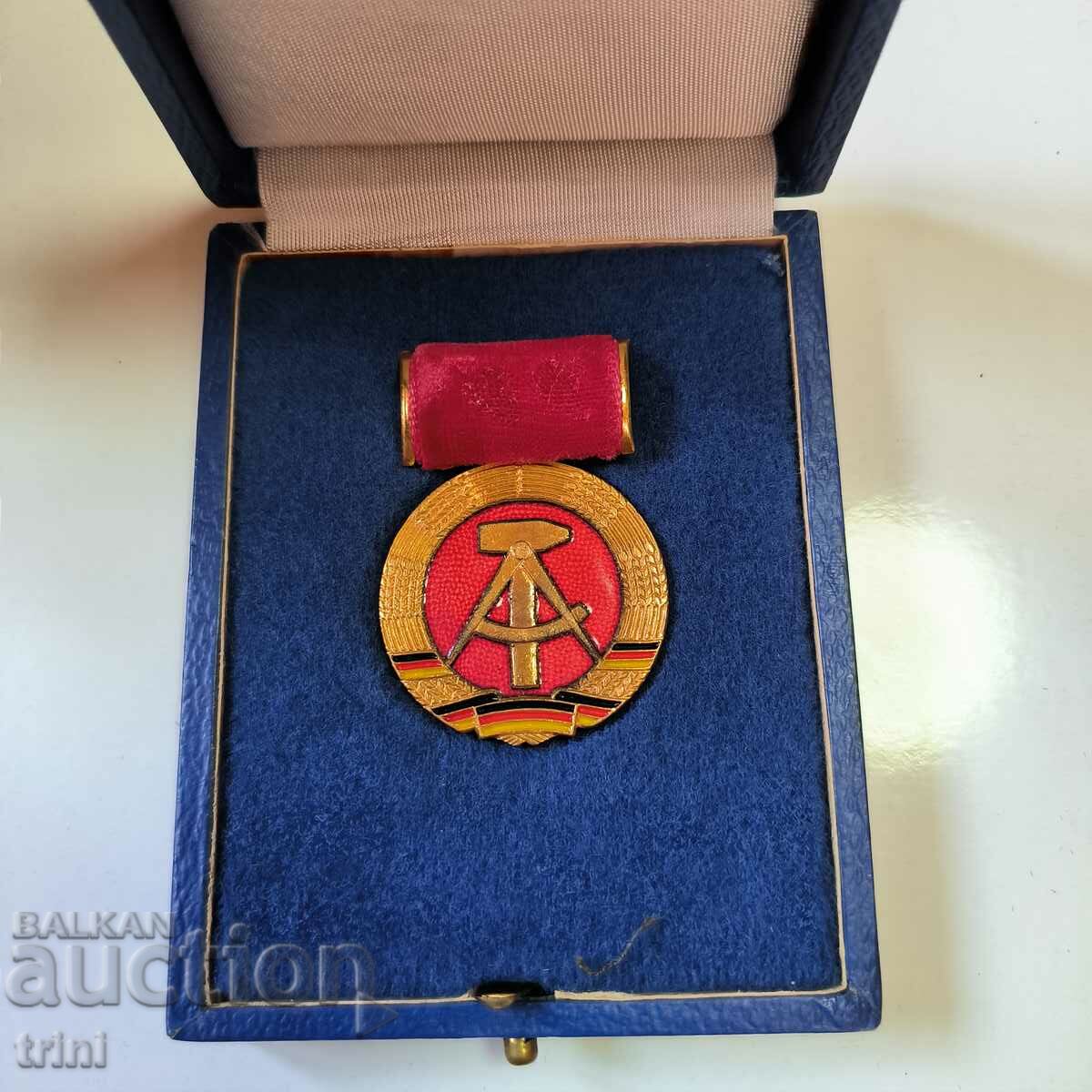 GDR 20th Anniversary Medal Ribbon: red