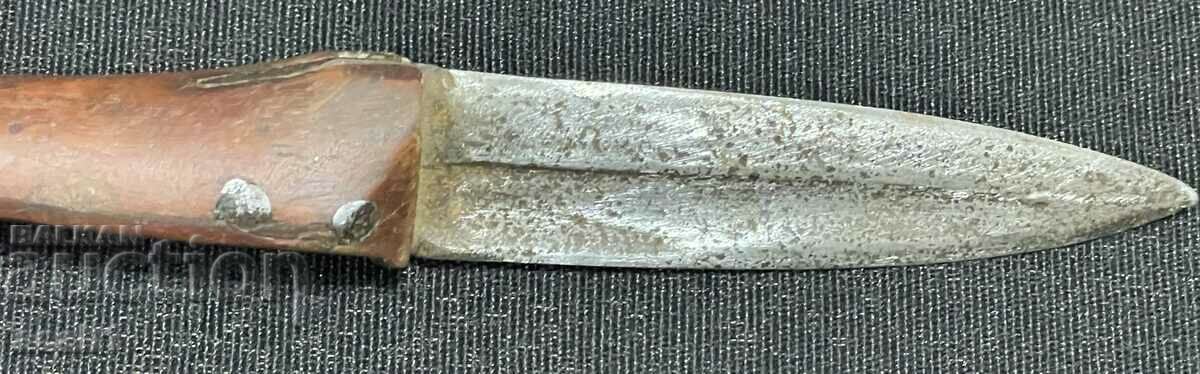 Auction Knife tip from Stik/Sabre Auction Knife tip from Stik/Sabre