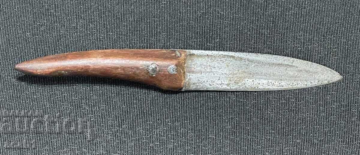Μύτη μαχαιριού από την Stik/Saber
