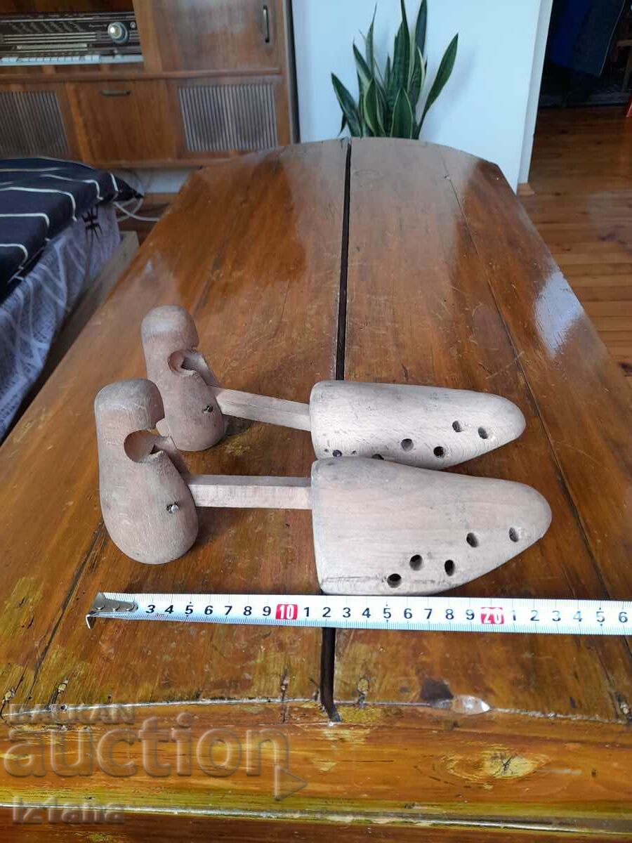 Auction  Old shoelaces