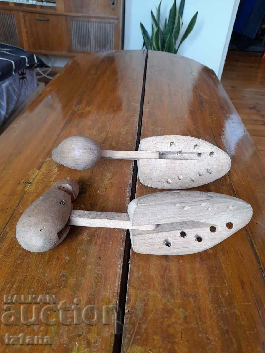 Delivery of Old shoelaces