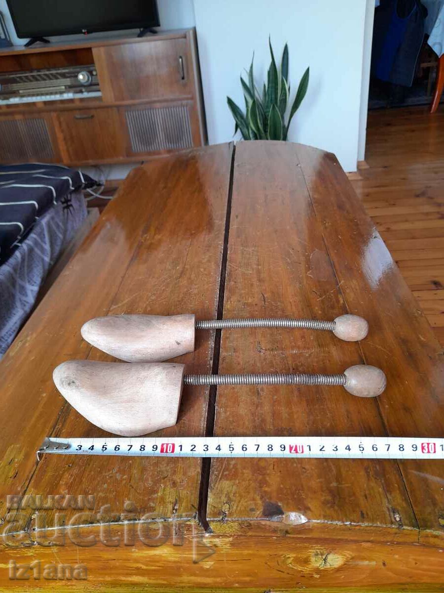 Delivery of Old shoelaces