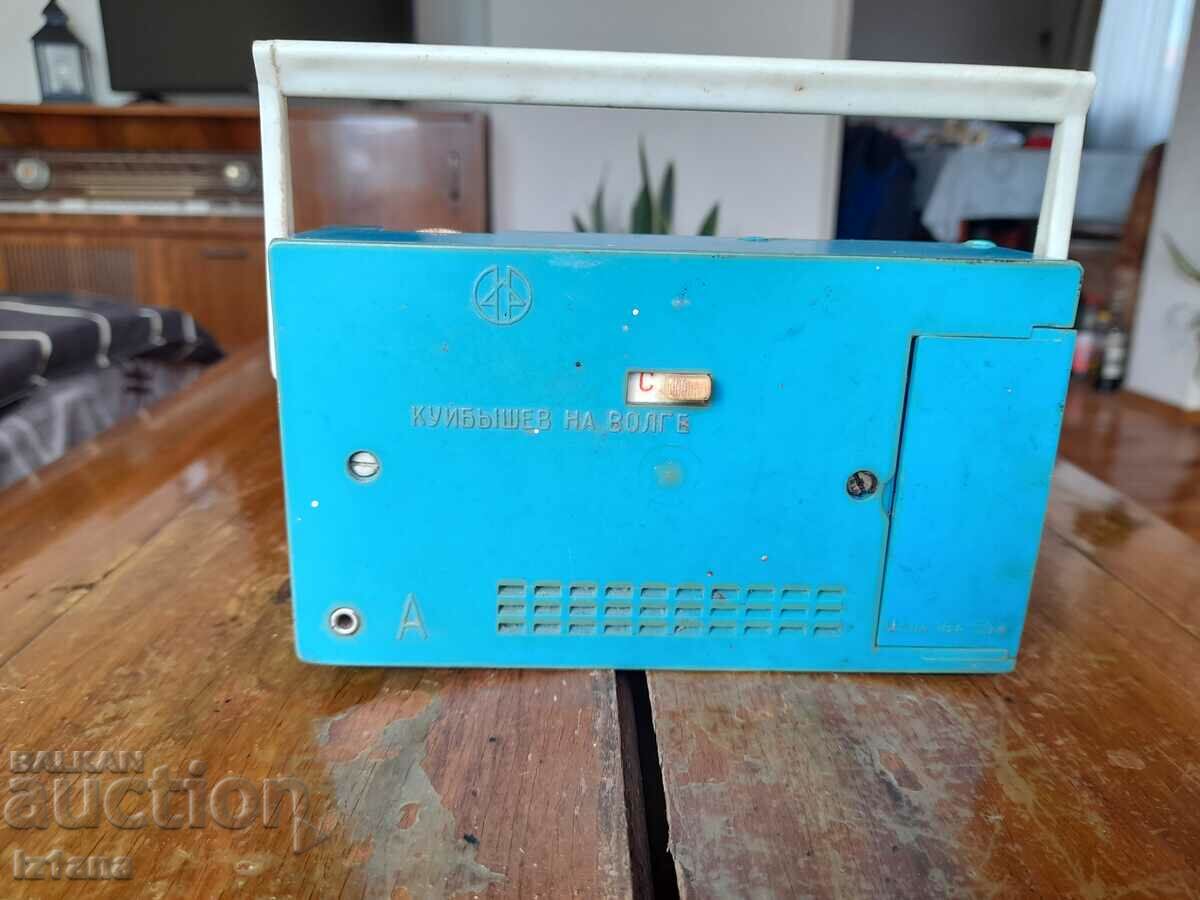 Delivery of Old radio, radio receiver Kuibyshev on the Volga Delivery of Old radio, radio receiver Kuibyshev on the Volga