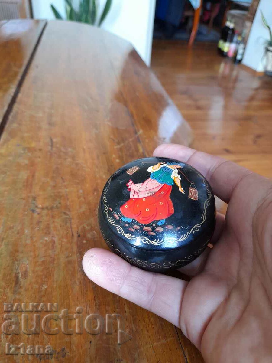 Old jewelry box with price 15.00 BGN | € 7.67 Old jewelry box with price 15.00 BGN | € 7.67