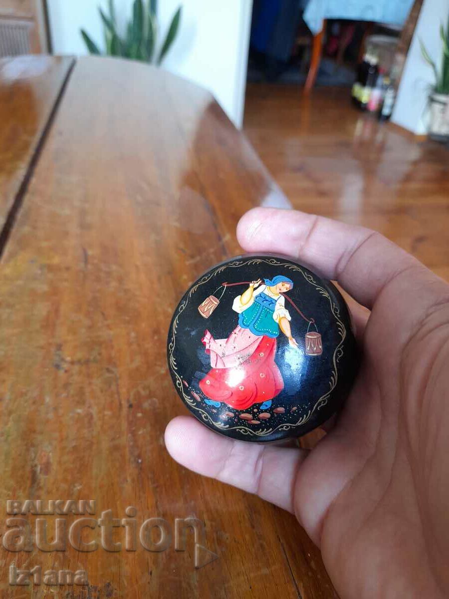 Auction Old jewelry box Auction Old jewelry box