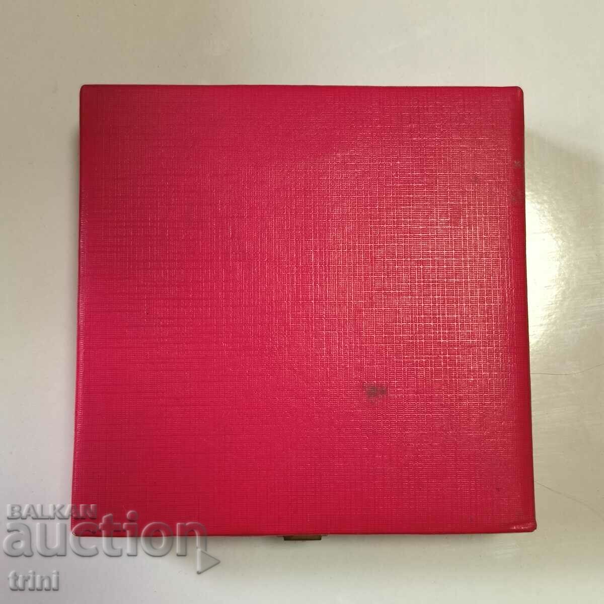 Auction TABLE MEDAL BULGARIAN OLYMPIC COMMITTEE - FOR MERIT Auction TABLE MEDAL BULGARIAN OLYMPIC COMMITTEE - FOR MERIT