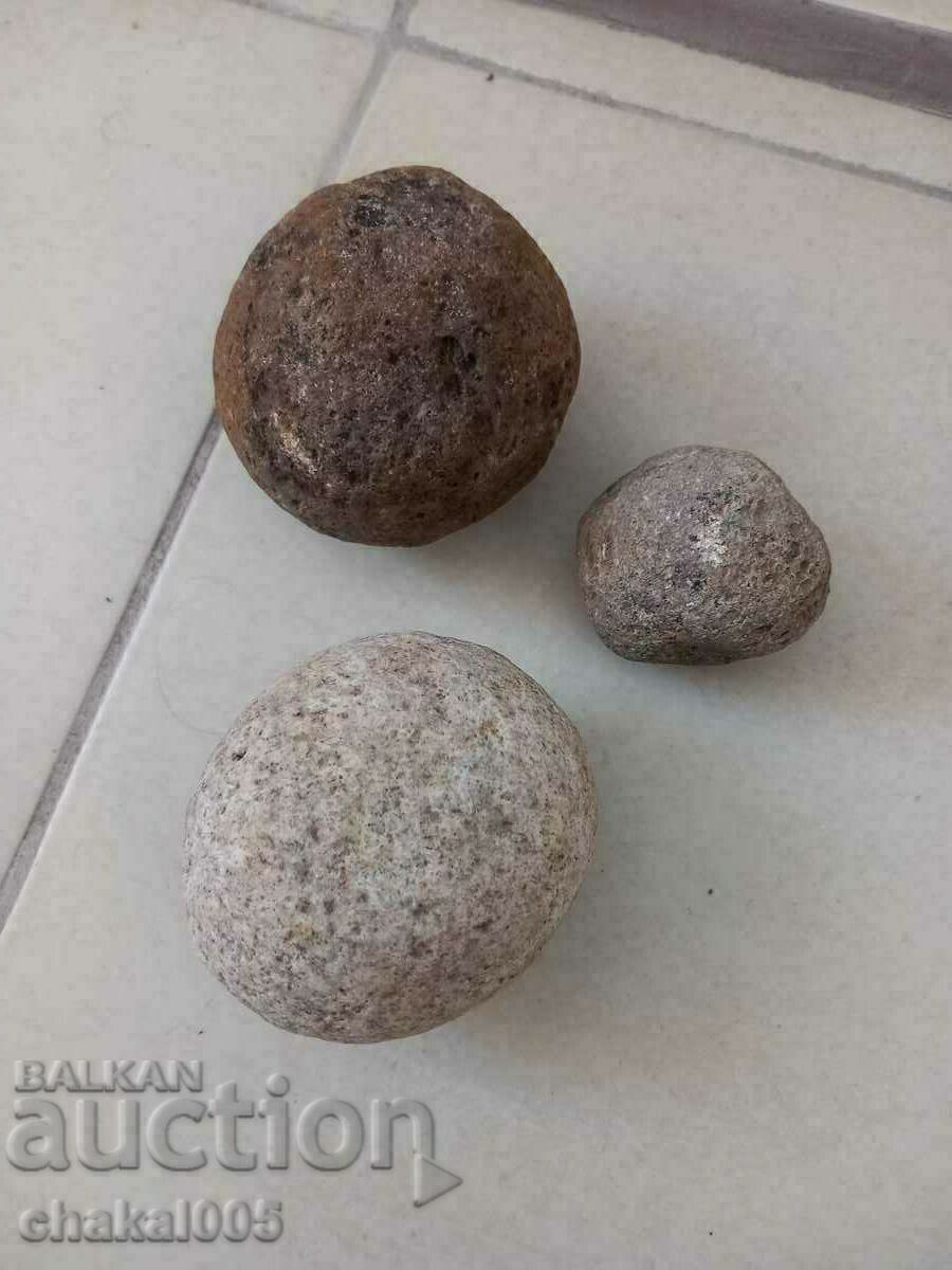 Stone balls cannonballs with price 30.00 BGN | € 15.34 Stone balls cannonballs with price 30.00 BGN | € 15.34