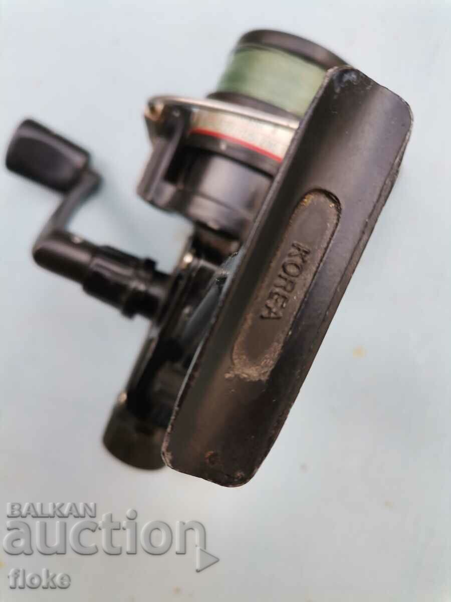 Shakespeare fishing reel - 6 Shakespeare fishing reel - 6